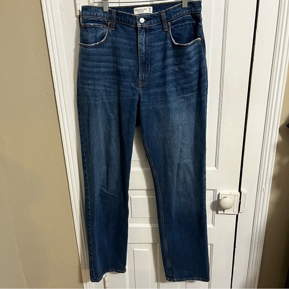 Abercrombie & Fitch Denim - Abercrombie & Fitch ‘90s Straight Ultra High Rise Jeans 30 Inches 10 Long